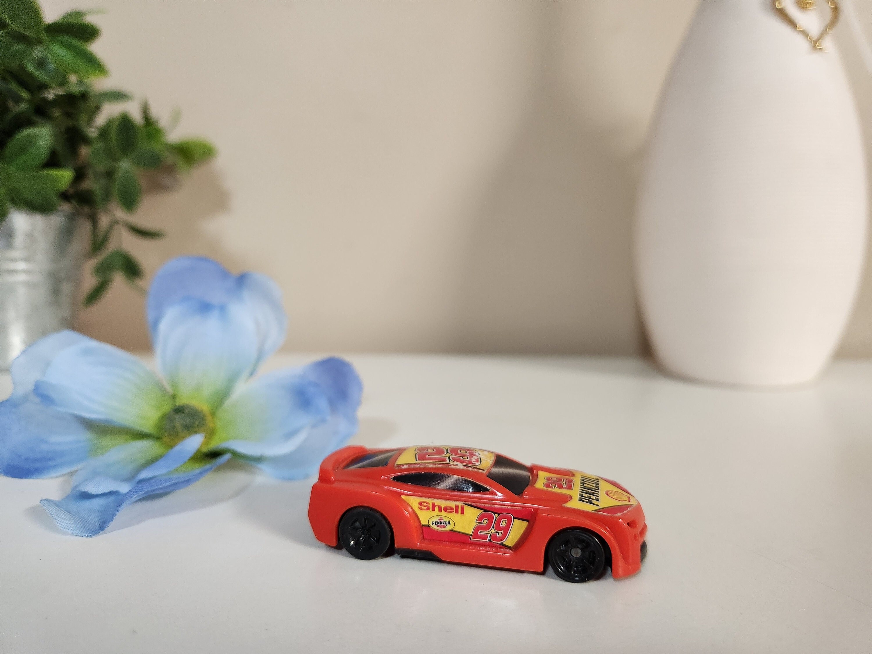 Kevin Harvick Pennzoil Shell #29 NASCAR Race Car 1:64 Scale