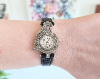 Avon Elegant Swan Black & Silver Toned Wristwatch w/ Adjustable Buckle Band Avon Elegant Swan Black & Silver Toned | Mercari main image 4