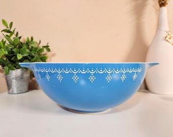 Bol à mélanger Cendrillon en pyrex bleu guirlande flocon de neige vintage 444