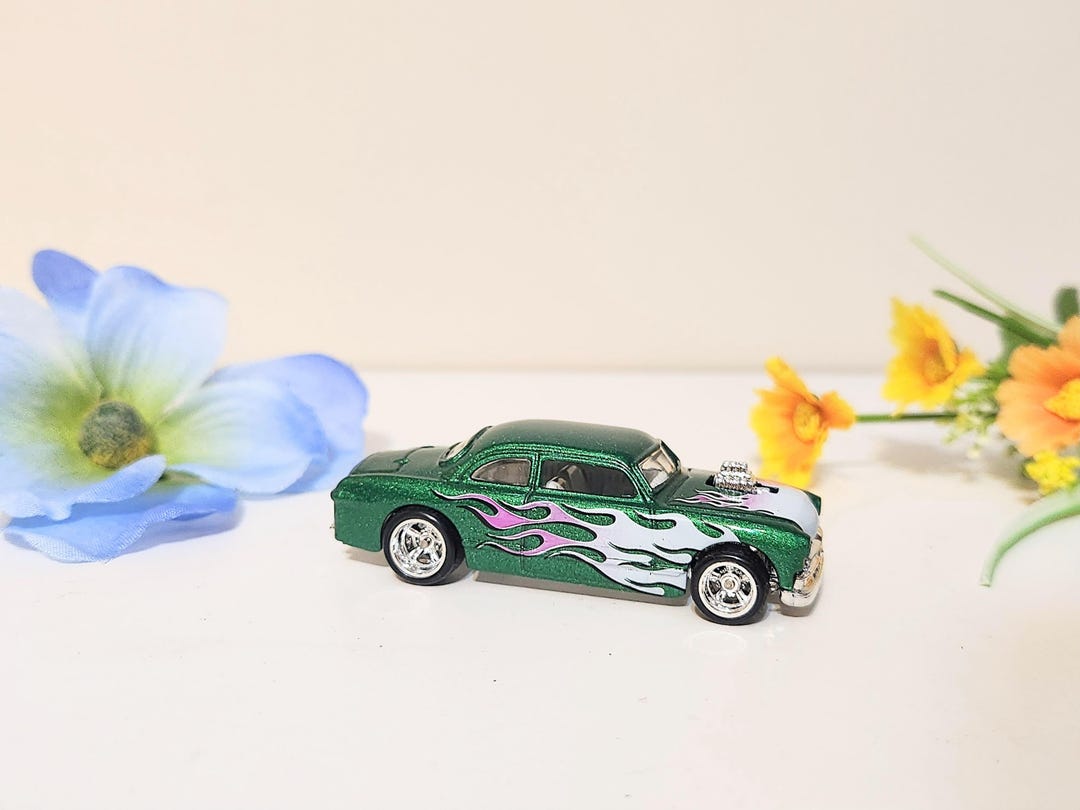 Unboxing: 10 Hot Wheels Team Transport Cars That Look Like a Lot of Fun