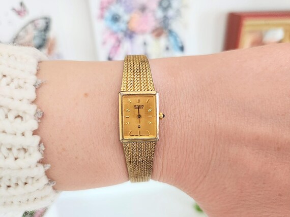 Vintage Citizen Quartz Watch Gold 2250 Ladies Sleek Bracelet  display picture 1