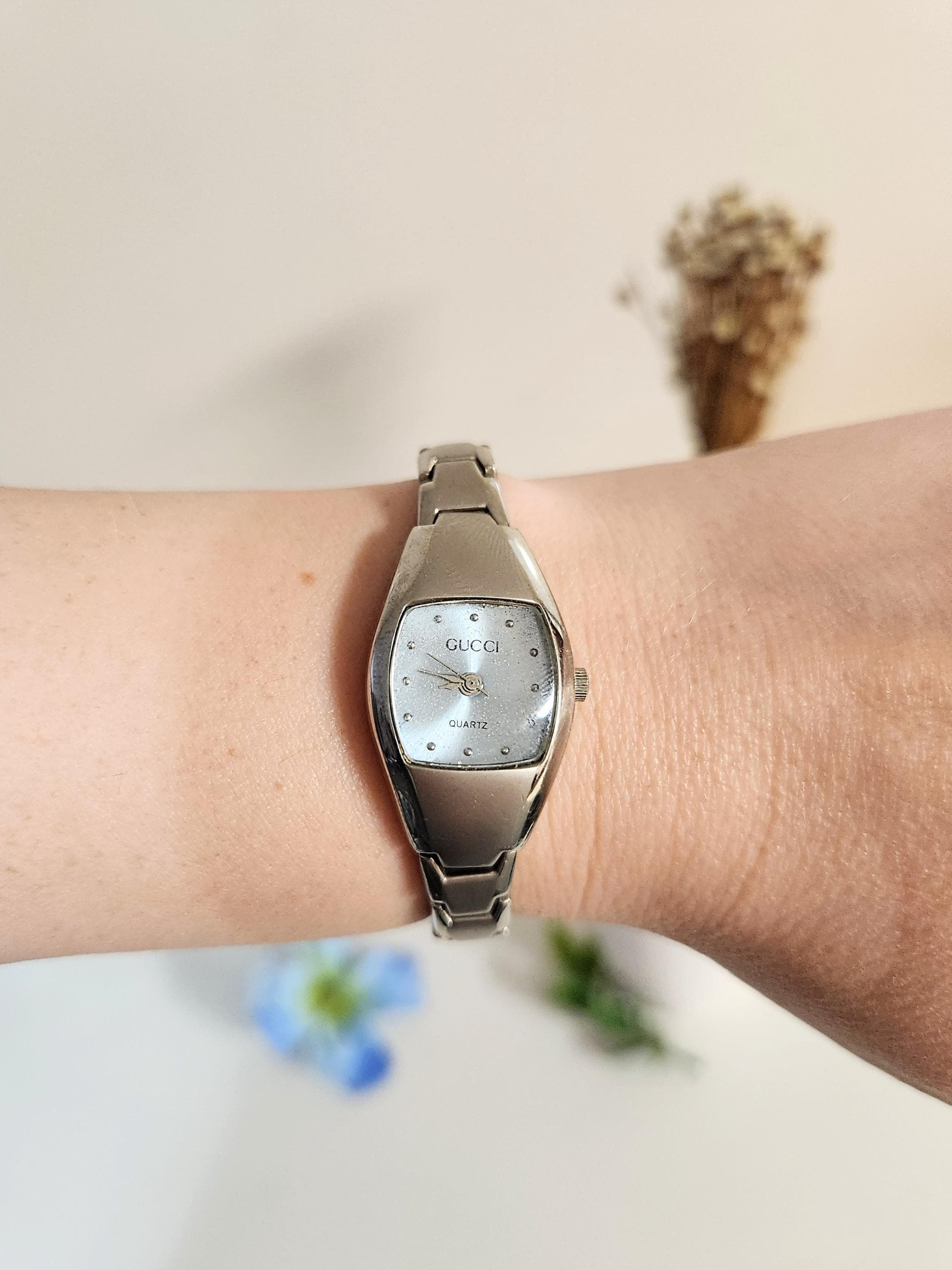 Vintage Gucci Women's Watch Silver-tone Ladies Luxury Vintage Gucci Women's Watch Silver-tone Ladies Luxury