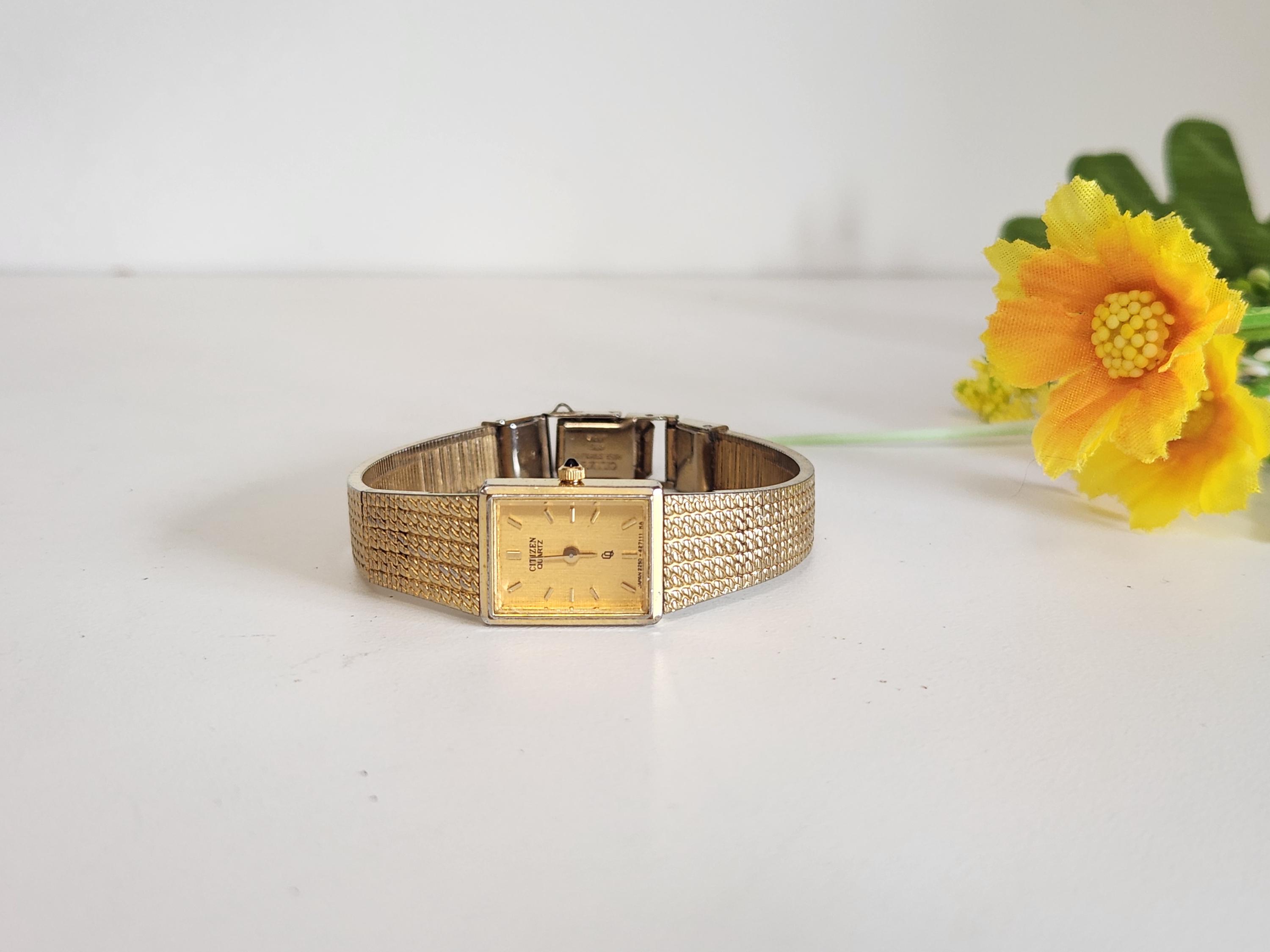 Vintage Citizen Quartz Watch Gold 2250 Ladies Sleek Bracelet  display picture 3