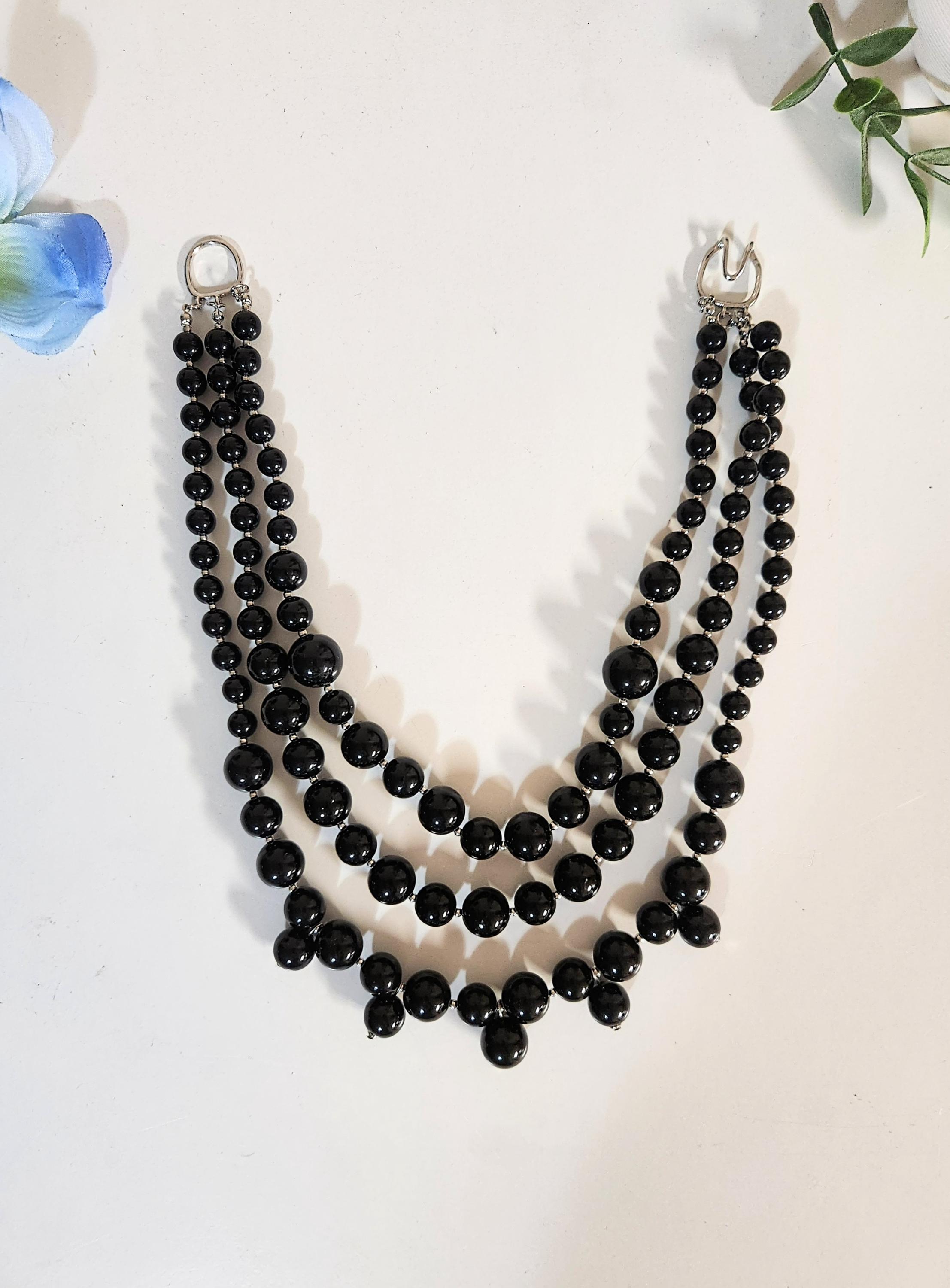 ◆VINTAGE HOLLYWOOD◆ Black Stone Beads Necklace VH2478NE07 Vintage Multi-strand Beaded Necklace 1950's Hollywood