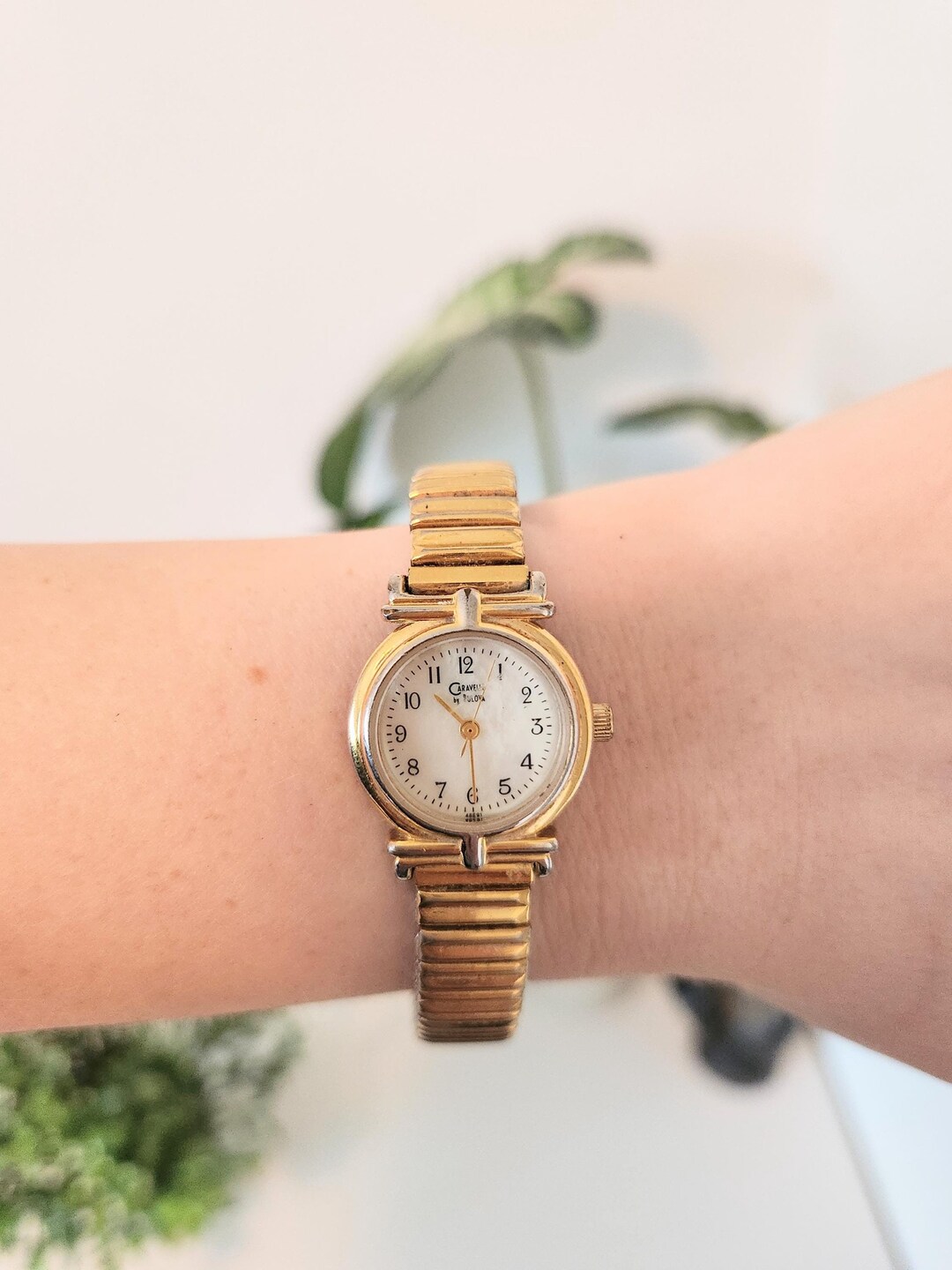 Vintage Caravelle by Bulova Gold-tone Ladies Fashion Wrist  display picture 3