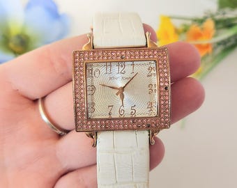 Betsey Johnson Skull With Leopard Print Bowrhinestones Watch  display picture 1