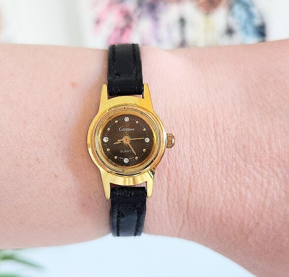 Womens Dainty Gold-tone Wristwatch Crystal Diamond  display picture 2