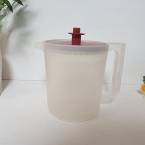Jarra de suco Tupperware com tampa vermelha e botão de pressão, 2 litros, nº 1575 - Jarra de água - Tupperware vintage - Cozinha retrô - Presente de aniversário/inauguração
