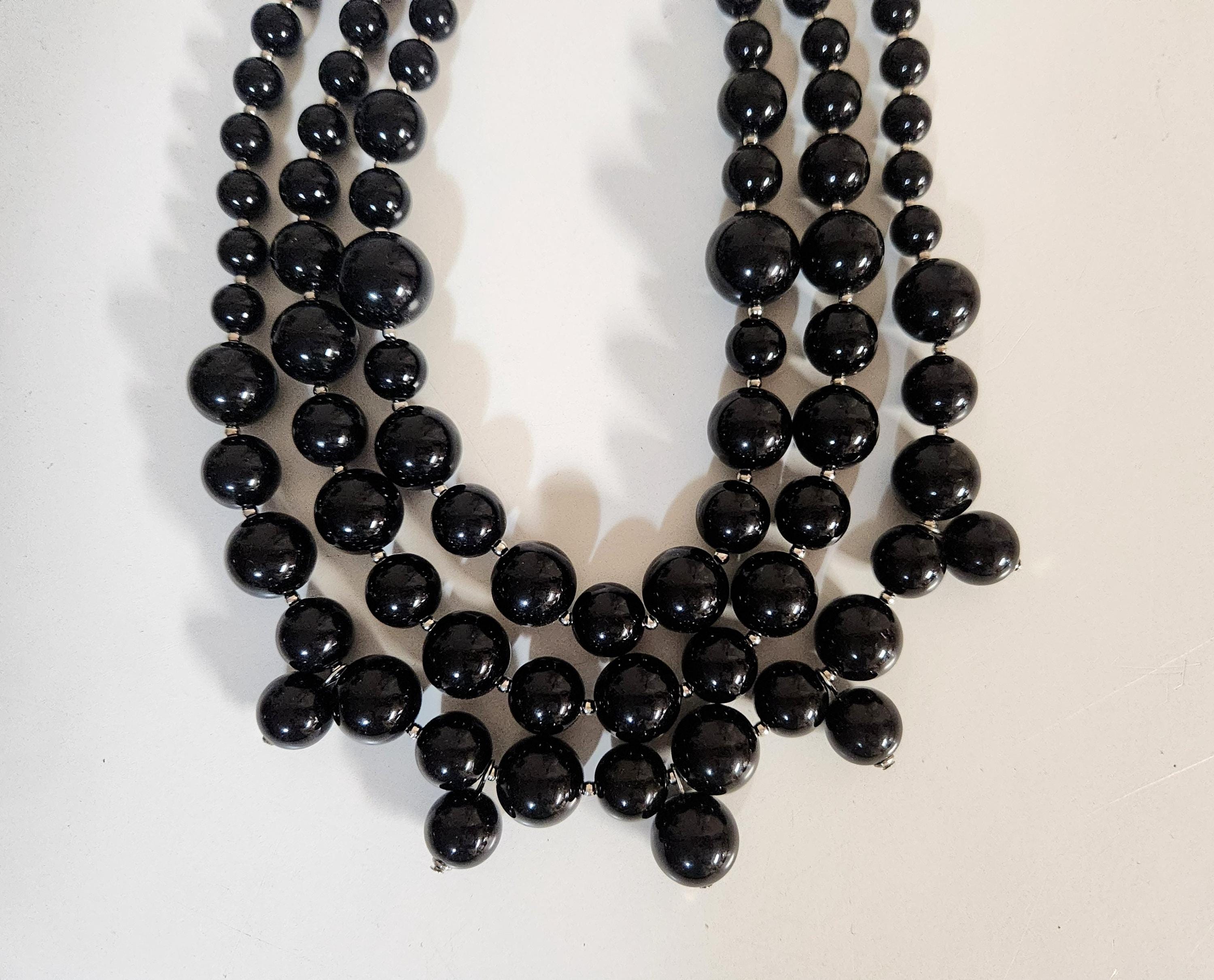 ◆VINTAGE HOLLYWOOD◆ Black Stone Beads Necklace VH2478NE07 Vintage Multi-strand Beaded Necklace 1950's Hollywood