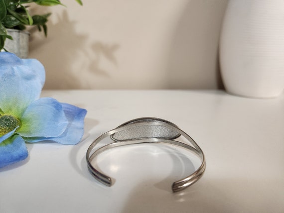 Maple Leaf Design Wire Cuff Bracelet - image 2