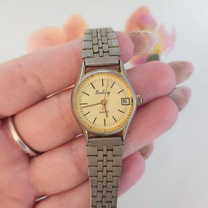 ヴィンテージエンバシー デイ/デイト ゴールドトーン レディース クラシック ラウンドブレスレット 腕時計 上品 カジュアル レディース ファッションウォッチ