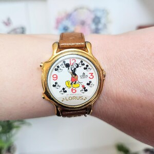 Montre Lorus Mickey Mouse Y481-1730 - Bracelet Cuir Noir, Neuve En Boîte, Parfait Cadeau
