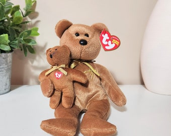 Ty Beanie Baby "Signature Bear", el oso con bebé cachorro (9 pulgadas)