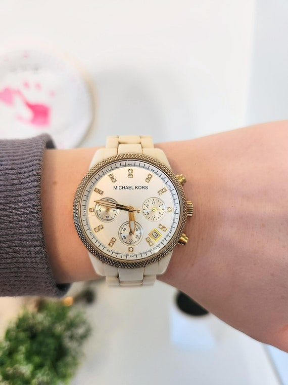 Michael Kors MK5189 White Ceramic Dial Yellow Gold Bezel Watch Michael Kors MK5189 White Ceramic Dial Yellow Gold Bezel  main image 2