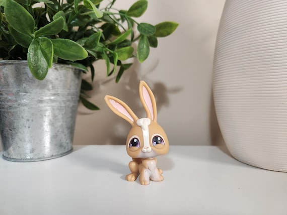 Littlest Pet Shop #28 Bunny Rabbit Caramel White Purple Eyes