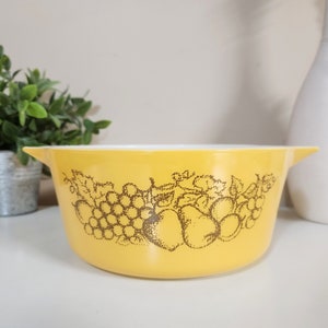 Pyrex Old Orchard Casserole 475-B Casserole Dish Vintage Yellow Pyrex Fruit Pattern