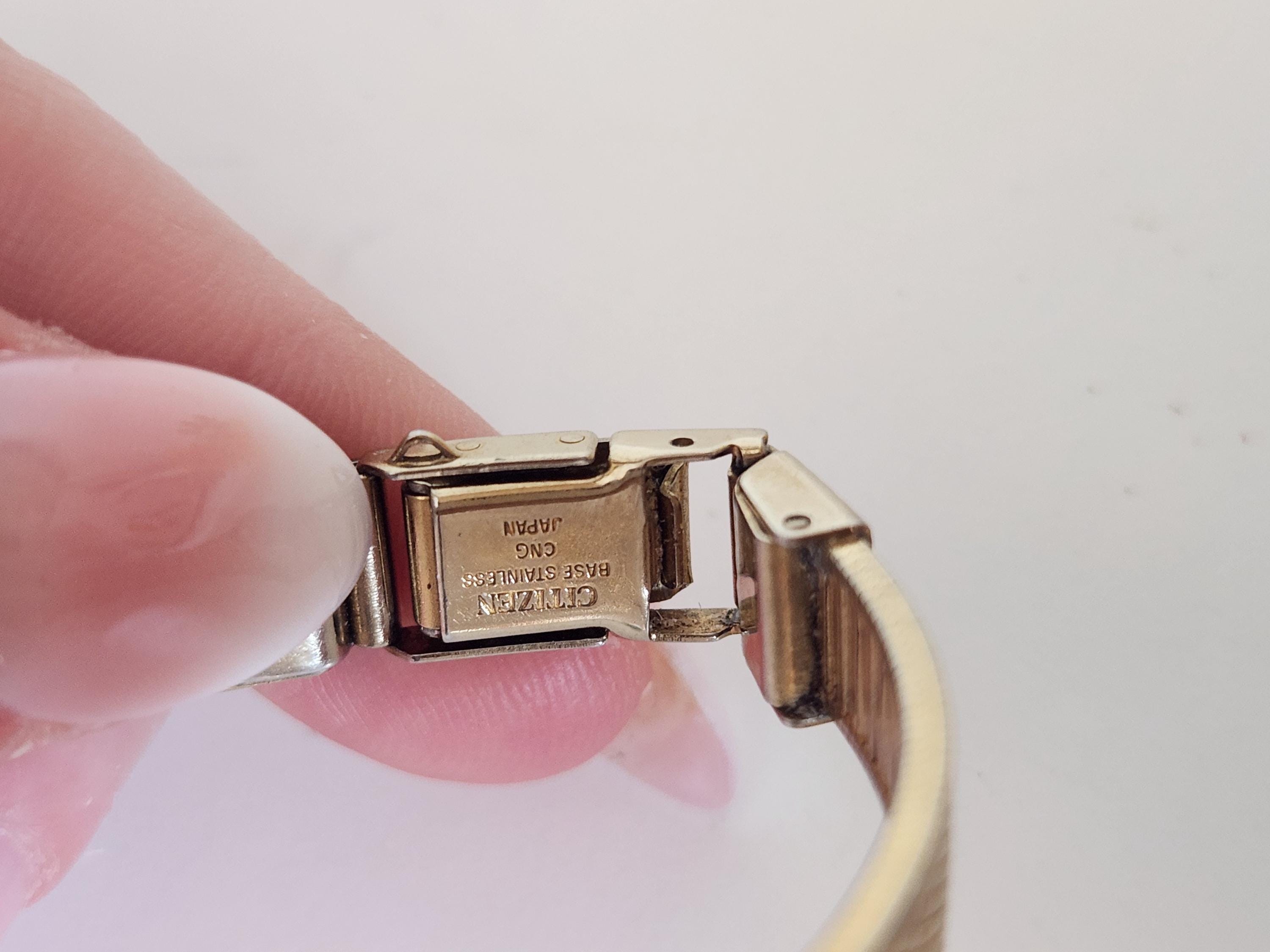 Vintage Citizen Quartz Watch Gold 2250 Ladies Sleek Bracelet 