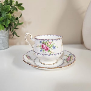 Tazza da tè con piattino Royal Albert Petit Point, regalo di Natale di compleanno di ricambio per tazze da tè vintage in porcellana Bone China