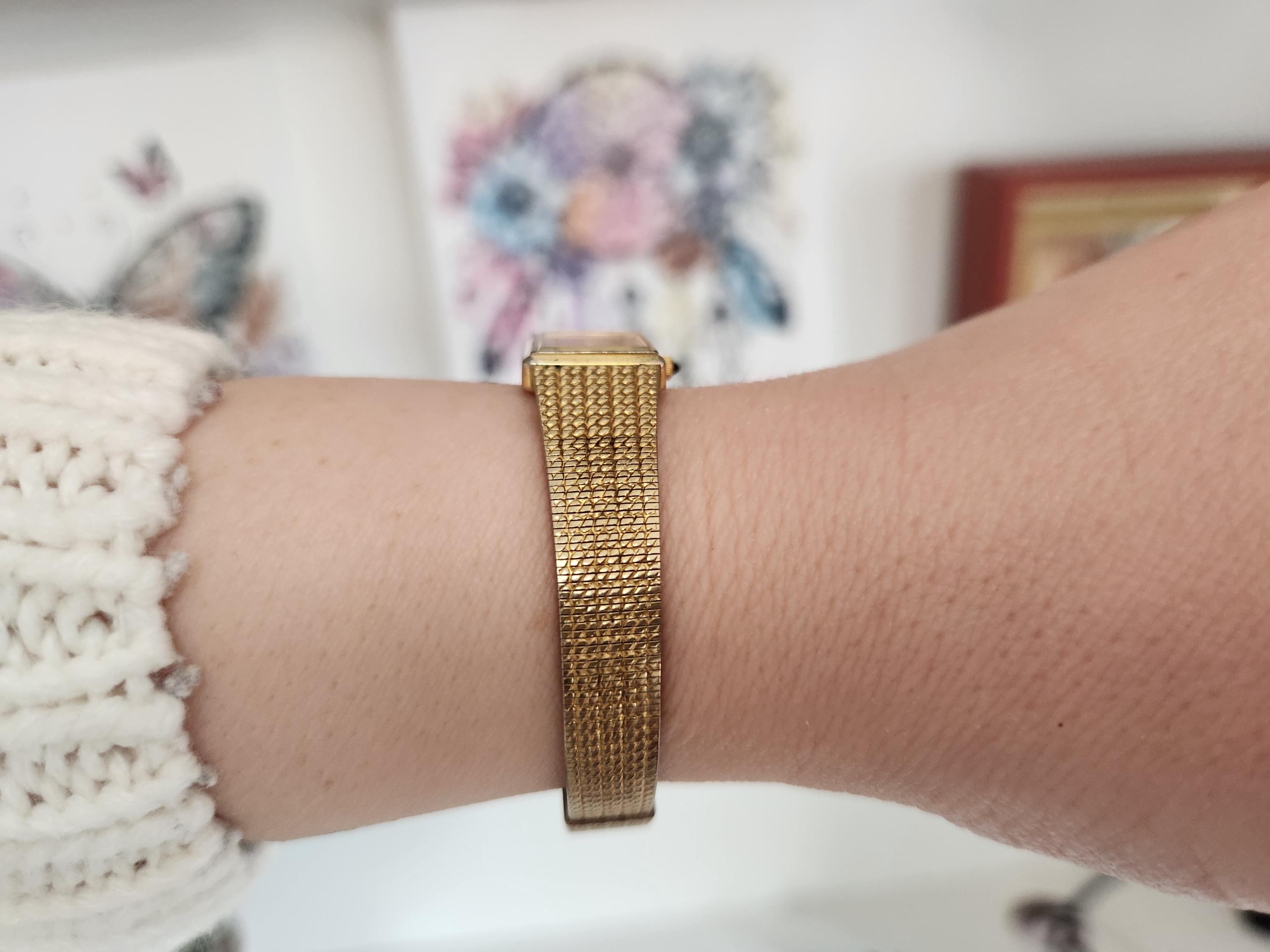 Vintage Citizen Quartz Watch Gold 2250 Ladies Sleek Bracelet  display picture 2