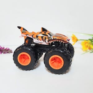 Hot Wheels Monster Truck Tiger Shark 1:64 Scale Diecast - Monster Jam
