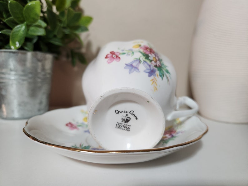 Vintage Queen Anne Scalloped Teacup and Saucer Flower Bouquet Pink Red ...