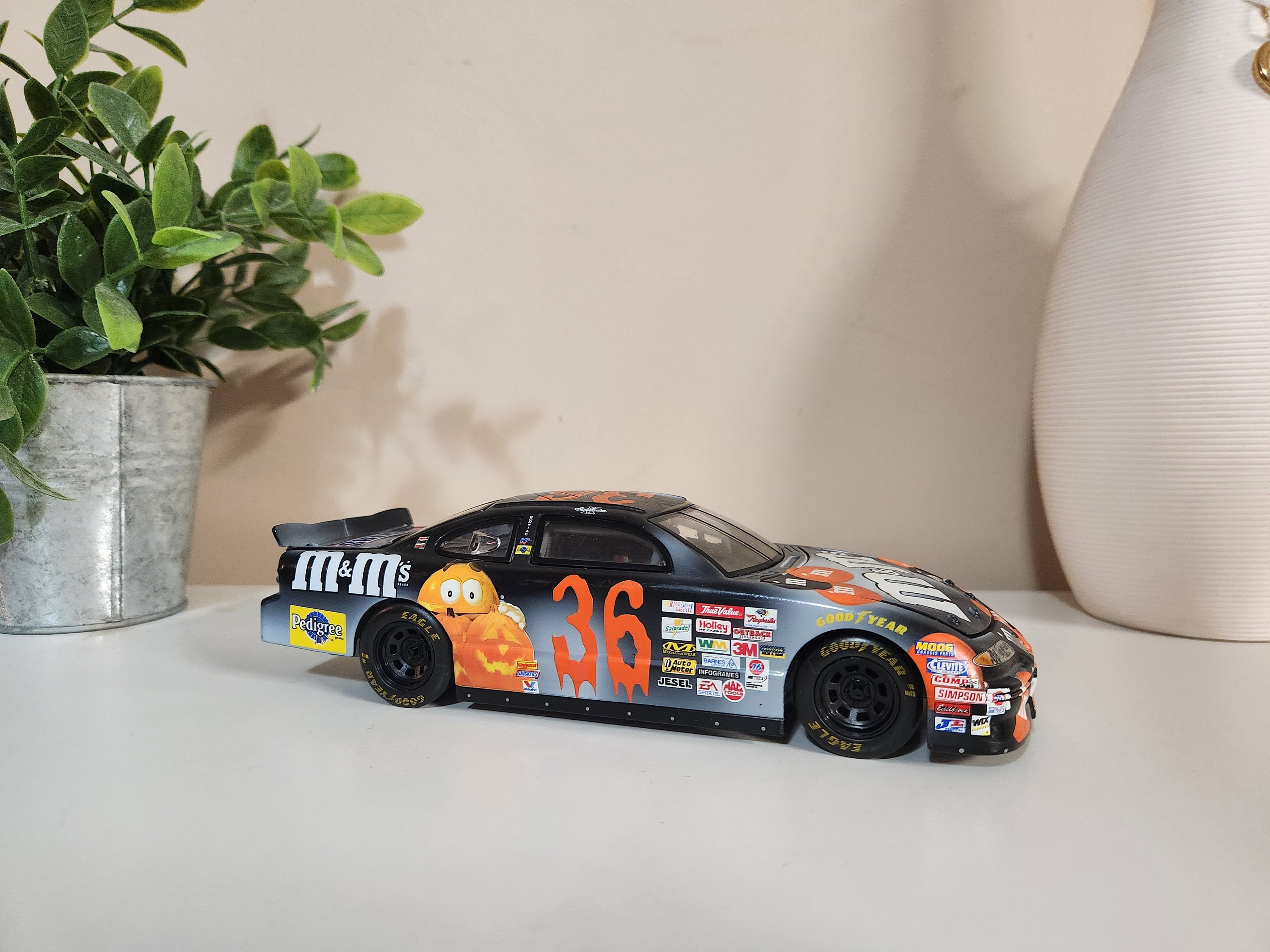 2002 Ken Schrader 36 M&ms / Halloween 1/24 Action Platinum