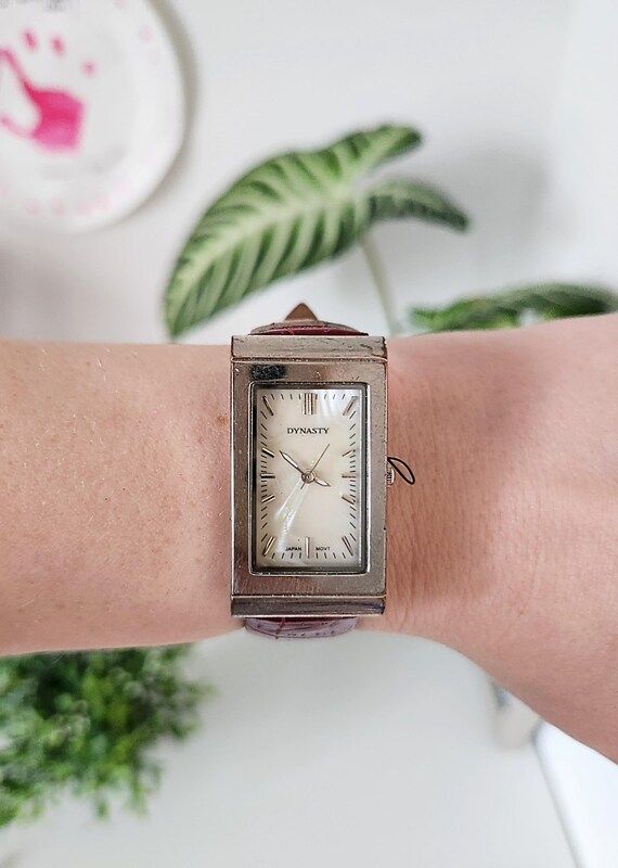 Echtes Rotes Leder Dynasty Armbanduhr Damen Vintage Armbanduhr