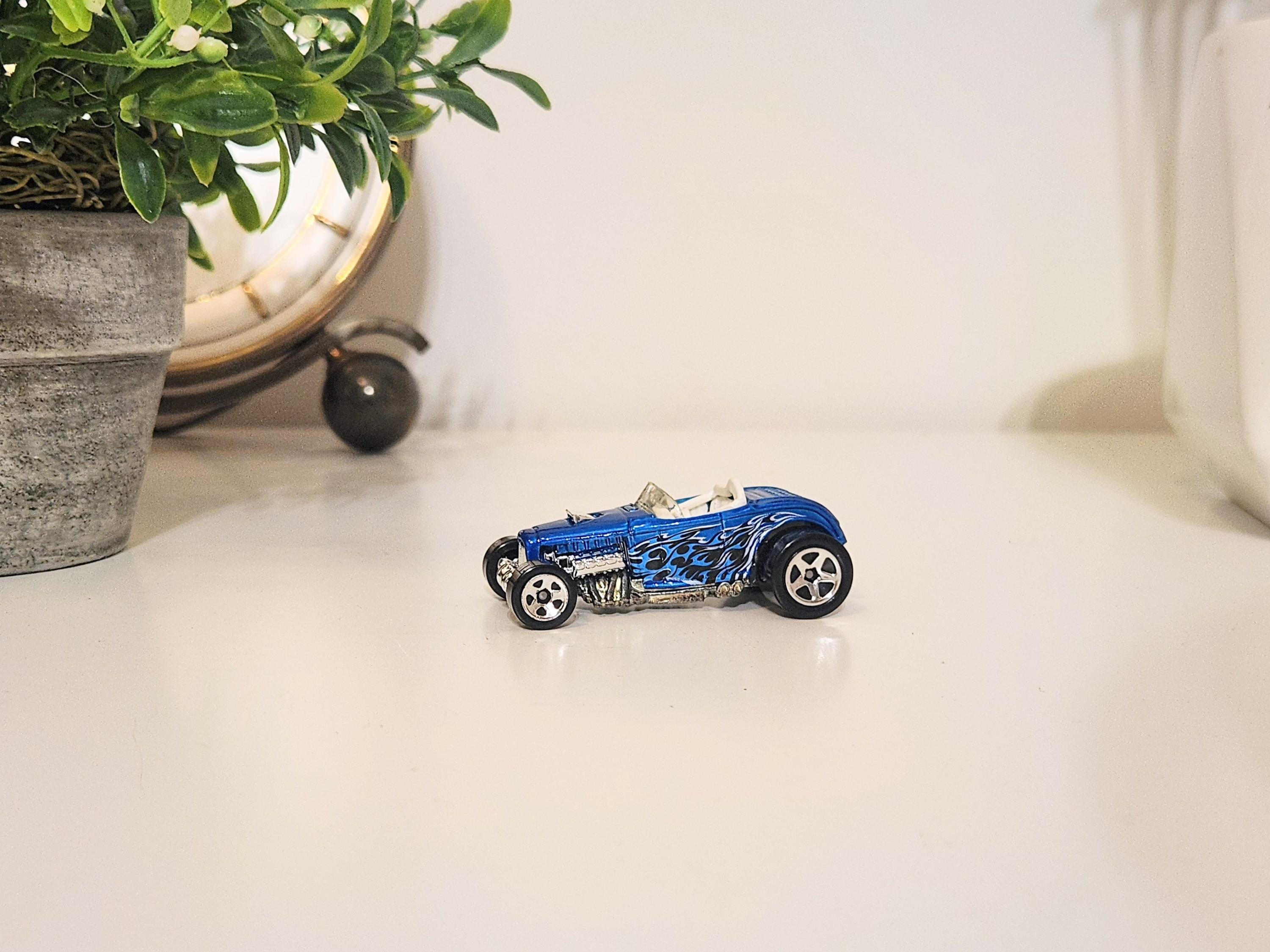 Vintage 1999 Hot Wheels DEUCE ROADSTER Diecast Blue Flames-1990s
