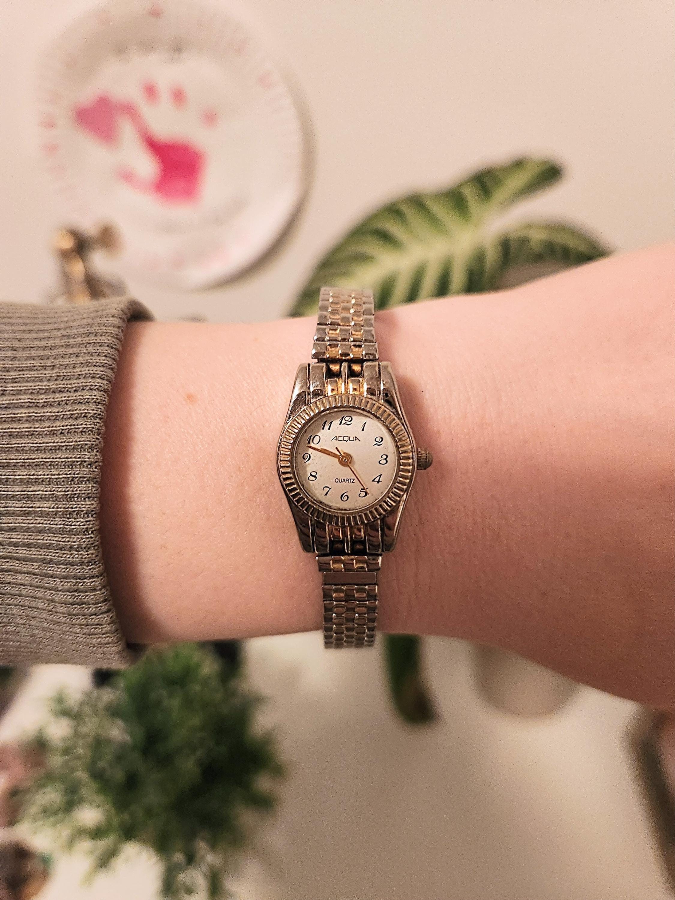 Vintage Acqua Quartz Classic Womens Womans Gold Analog Dainty Stretch Watch Vintage Acqua Quartz Black & Gold Leather Watch - Etsy main image 2