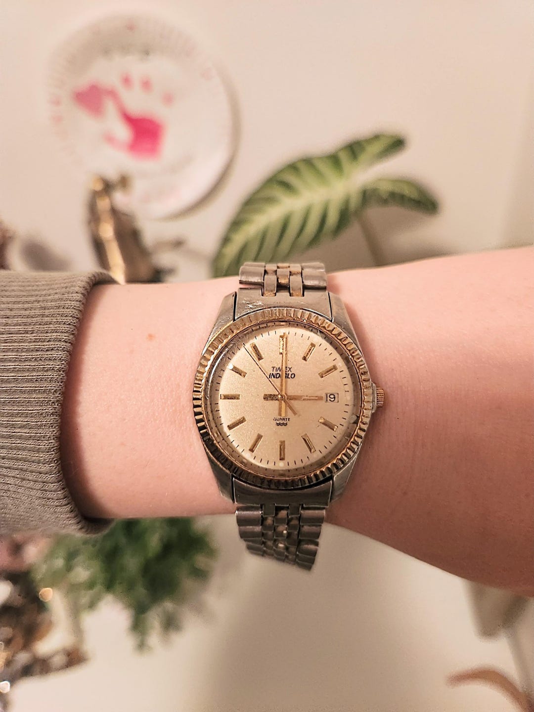 Vintage Timex Indiglo Gold Tone Date Watch Antique Classic Bracelet Vintage timex indiglo date - Gem main image 3