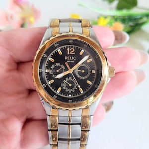 Vintage Men&#39;s Relic Gold/Silver Two-Tone Date/Day Wristwatch Classic Round Dial-Retro Timepiece-Stylish Modern Gent&#39;s Watch-Gift for Him/Dad