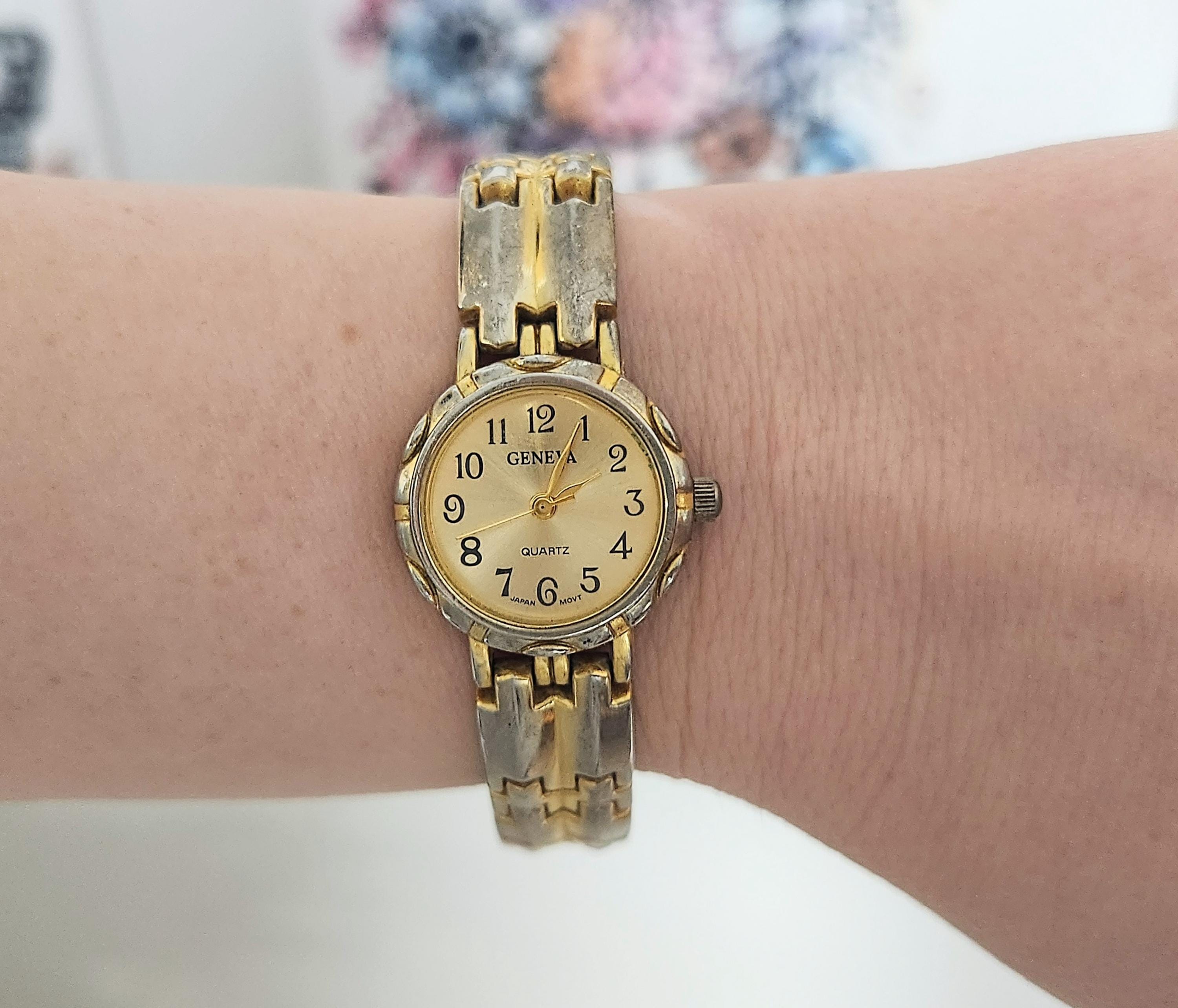Womens Vintage Geneva Silver/gold Two-tone Classic Round 