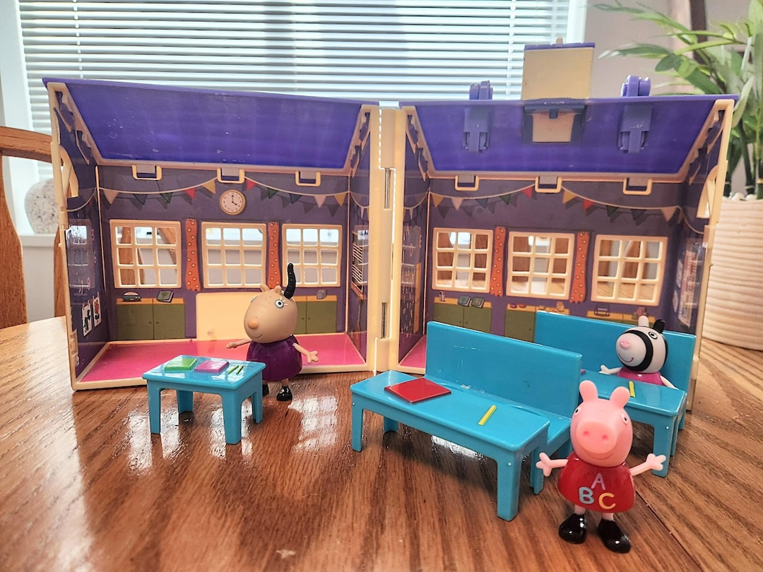 Pig Wooden Peppa Pig Schoolhouse Construction Set Buy Peppa Pig