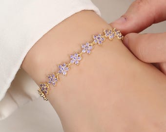 6月の誕生石、ハローアレキサンドライトブレスレット。繊細なカラー