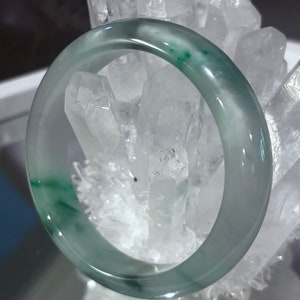 Naturalna bransoletka z jadeitu z Myanmaru. Prezent dla niej, prezent dla mamy, prezent urodzinowy dla siostry, kryształowy jadeit, kamień szlachetny. Rozmiar 56,12 mm