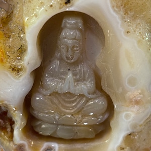 Naturalna Cytrynowa Statuetka Guanyin, Prezent dla Niej, Prezent dla Mamy, Prezent dla Siostry. Przyciąganie Bogactwa, Symbolizuje Dobrobyt, Szczęście, Sukces.