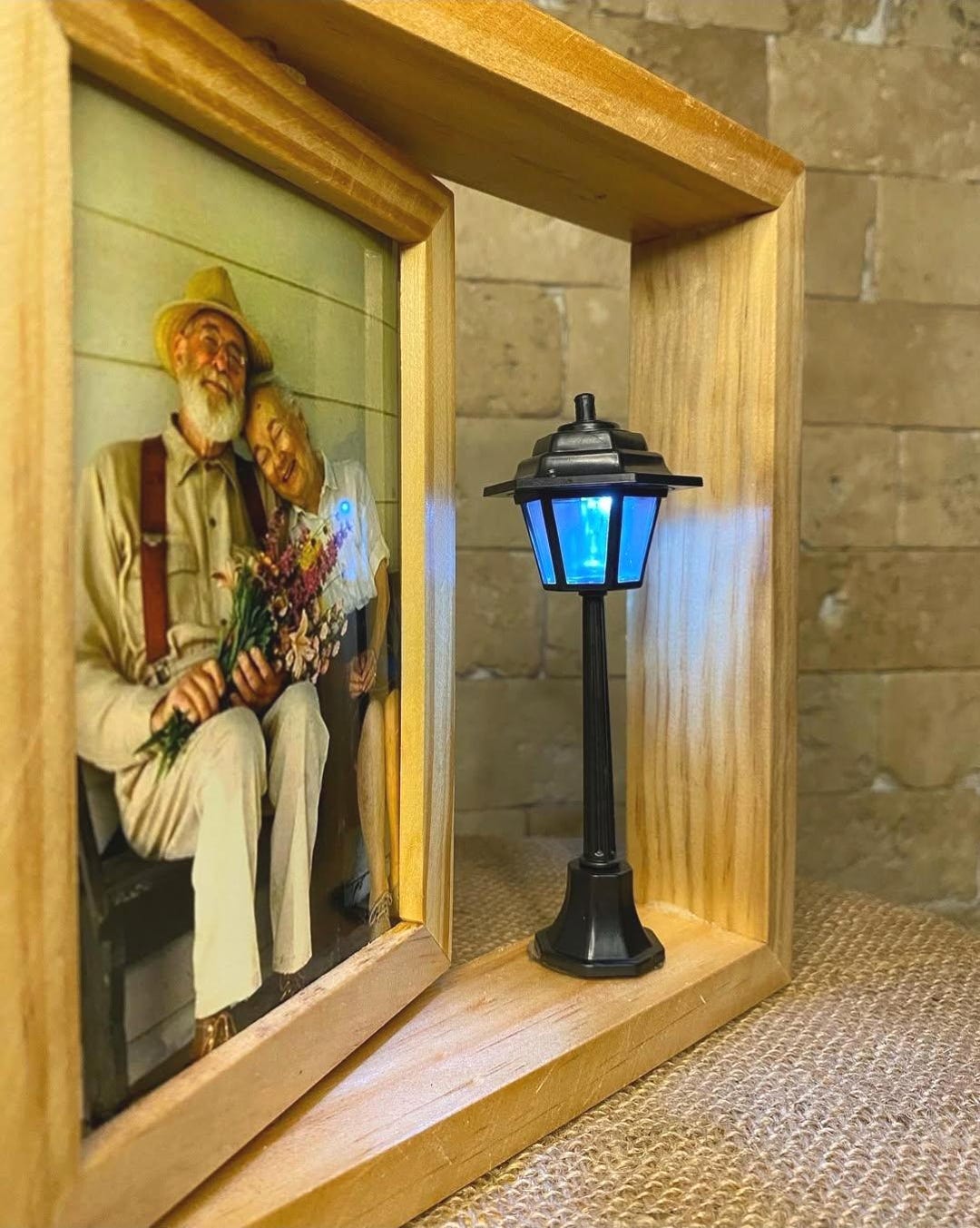 Wooden Rotating Picture Frame With Light | Handmade Photo Frame 4x6 ...