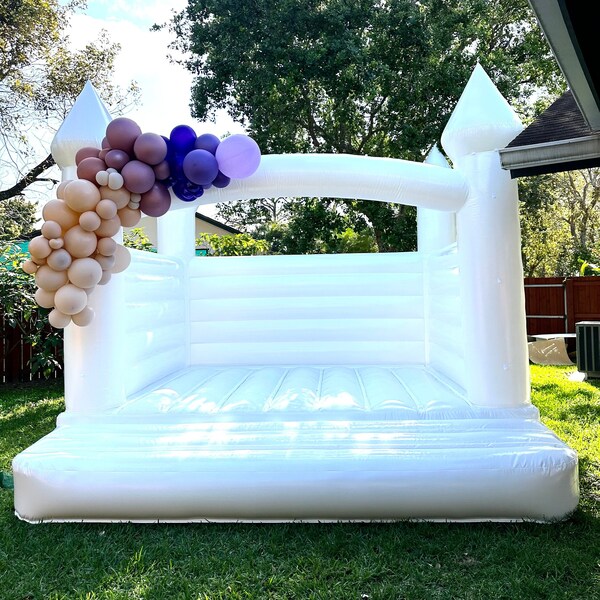 White Bounce House- Castillo Inflable only R.E.N.t