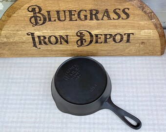 Wagner #4, 1054, Stylized Logo with Outer Heat Ring Cast Iron Skillet - Very Good Condition - Father's Day Gift