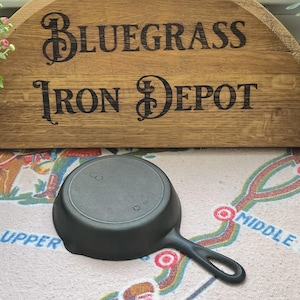 Unik!! Lodge #3 "Måndagsmorgon" Gjutjärnspanna - Restaurerad och redo att användas!!