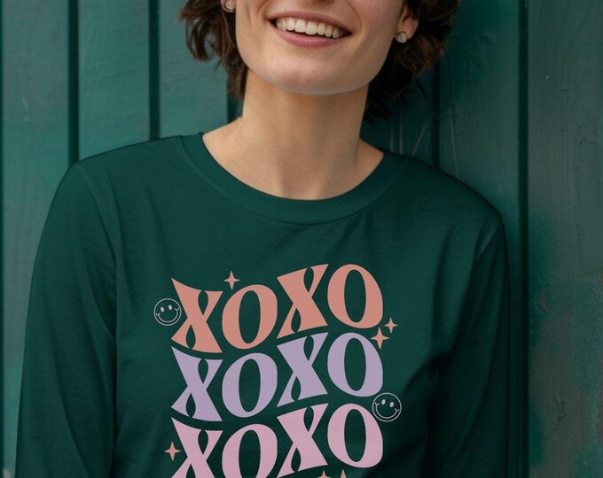 XOXO, retro Valentine's Day shirt, Valentine's top, cozy casual wear, vintage shirt, Valentine's gift, retro love-themed fashion