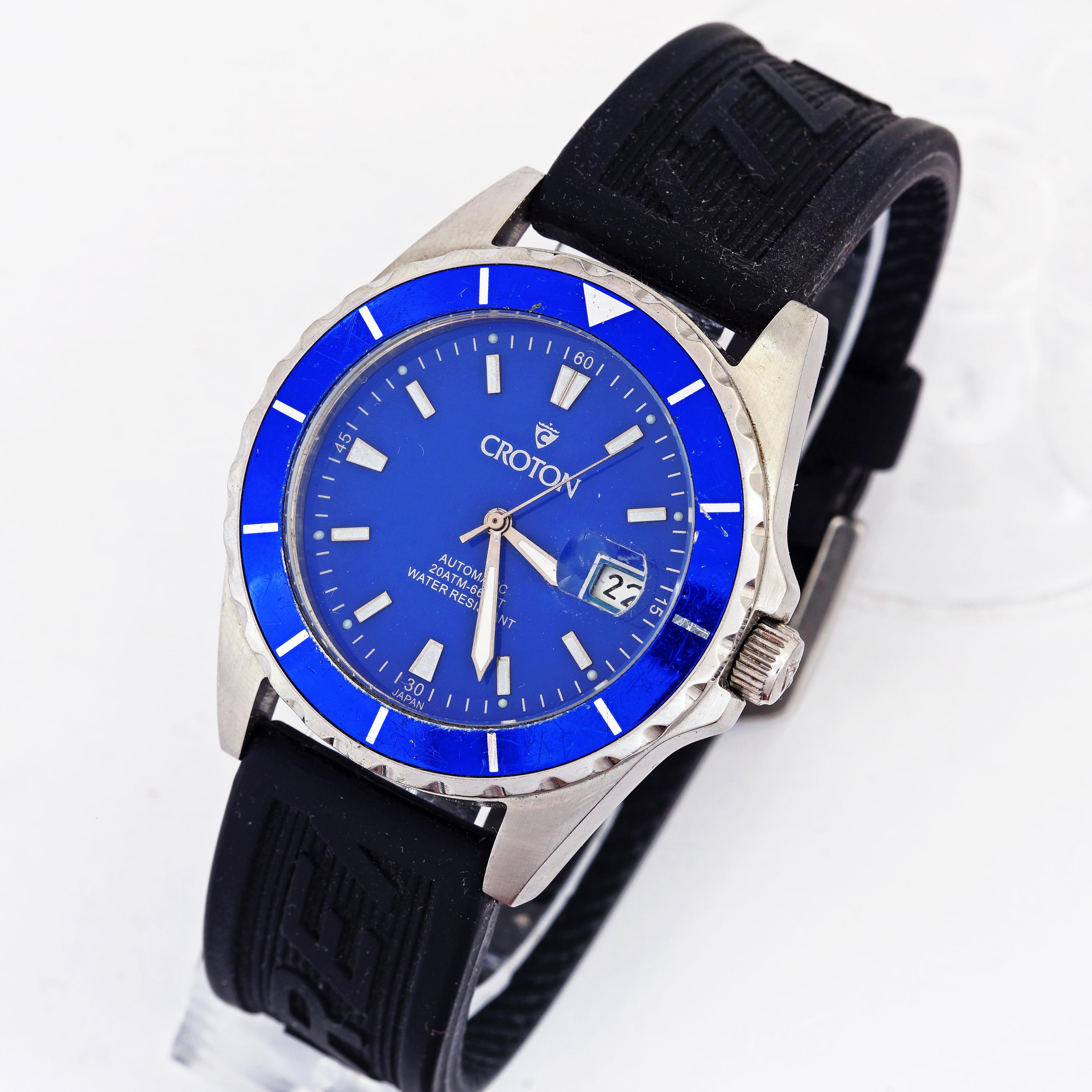 Croton Chronomaster Quartz Chronograph Watch Blue Leather Strap Date Display 1960s Croton Chronomaster Aviator Sea Diver - HODINKEE Shop main image 4