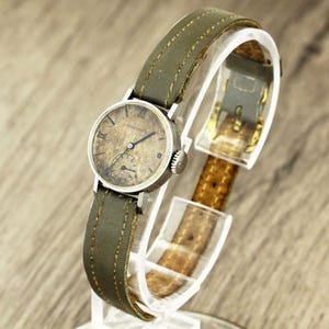 Longines 8.68N vintage Swiss made ladies womens stainless wristwatch from 1930s
