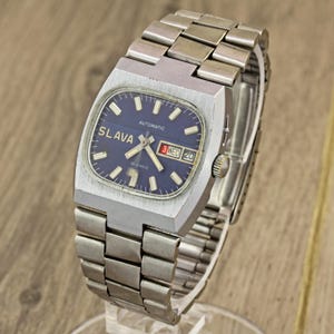 1980's slava 2427 tank case USSR Soviet men's mechanical wristwatch blue dial
