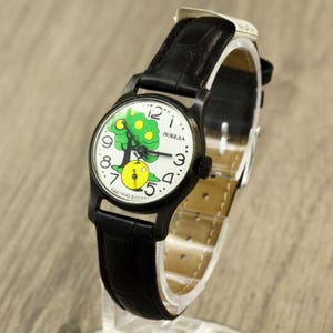 Rare Pobeda Zim 2602 childrens mechanical Ussr watch apple tree on the dial