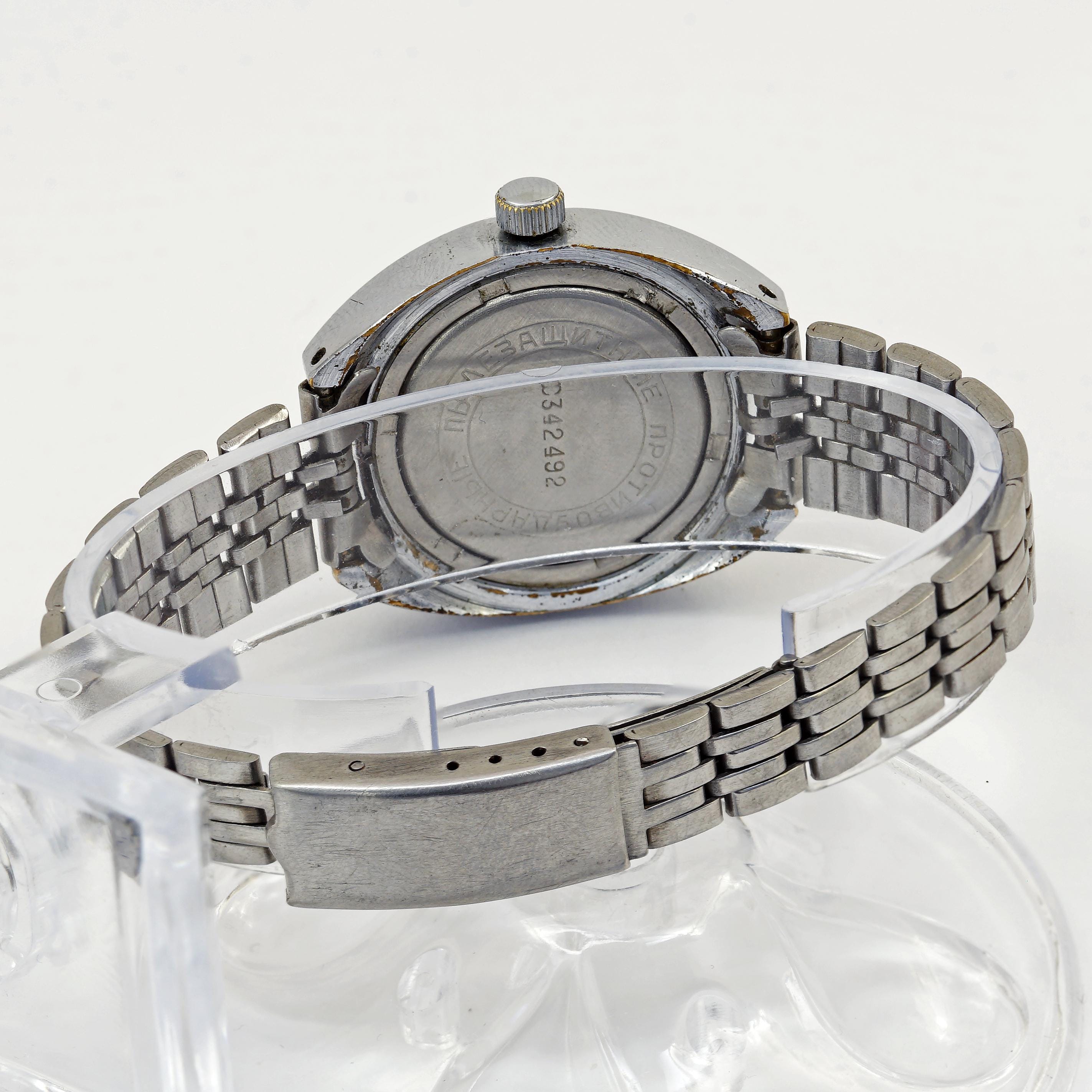 Vintage Zarya Zaria 22J Wristwatch Moscow 1980 Olympics  display picture 3