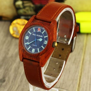 Naj-Oleari Ce590365 quartz unisex wooden case wristwatch natural materials Italy