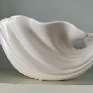 Vintage matte white Fitz & Floyd shell planter/bowl