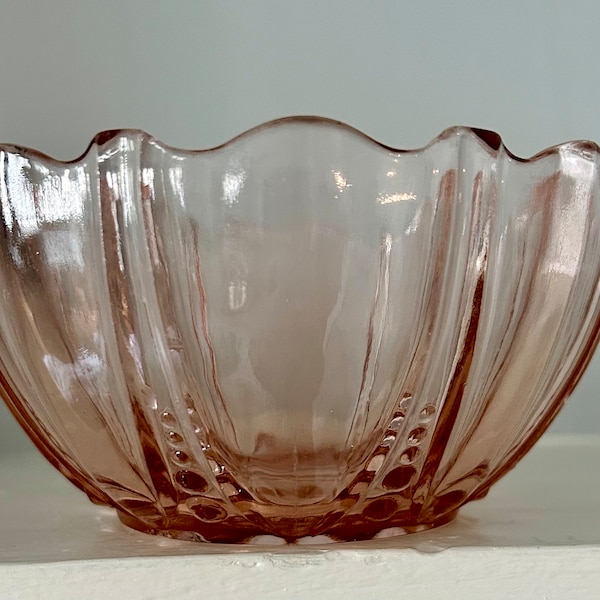 Vintage Anchor Hocking pink depression glass bowl