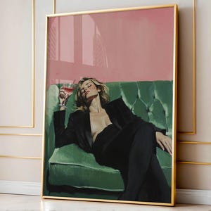 マティーニ カクテル アート、ソファーに座る女性、美的油絵、ソフトな色調の油絵、バー カートの装飾、トレンディなキッチンの壁、カクテル アート